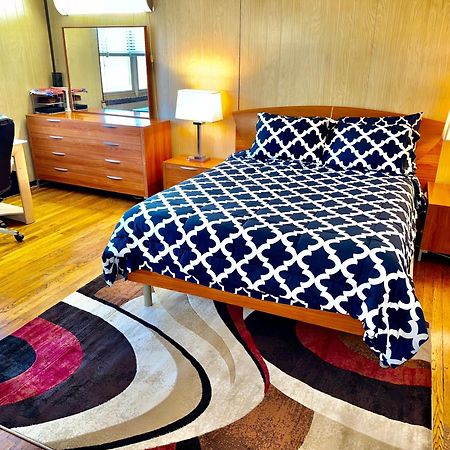 Lga Airport 3 Mins, 3 Bedroom Duplex House, Parking And Private Backyard, 9Mins Subway! 뉴욕 외부 사진