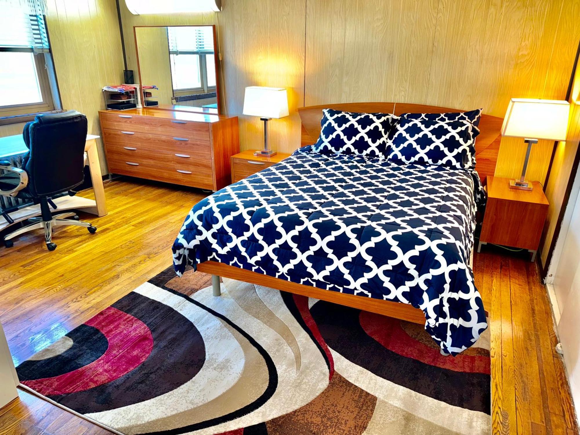 Lga Airport 3 Mins, 3 Bedroom Duplex House, Parking And Private Backyard, 9Mins Subway! 뉴욕 외부 사진
